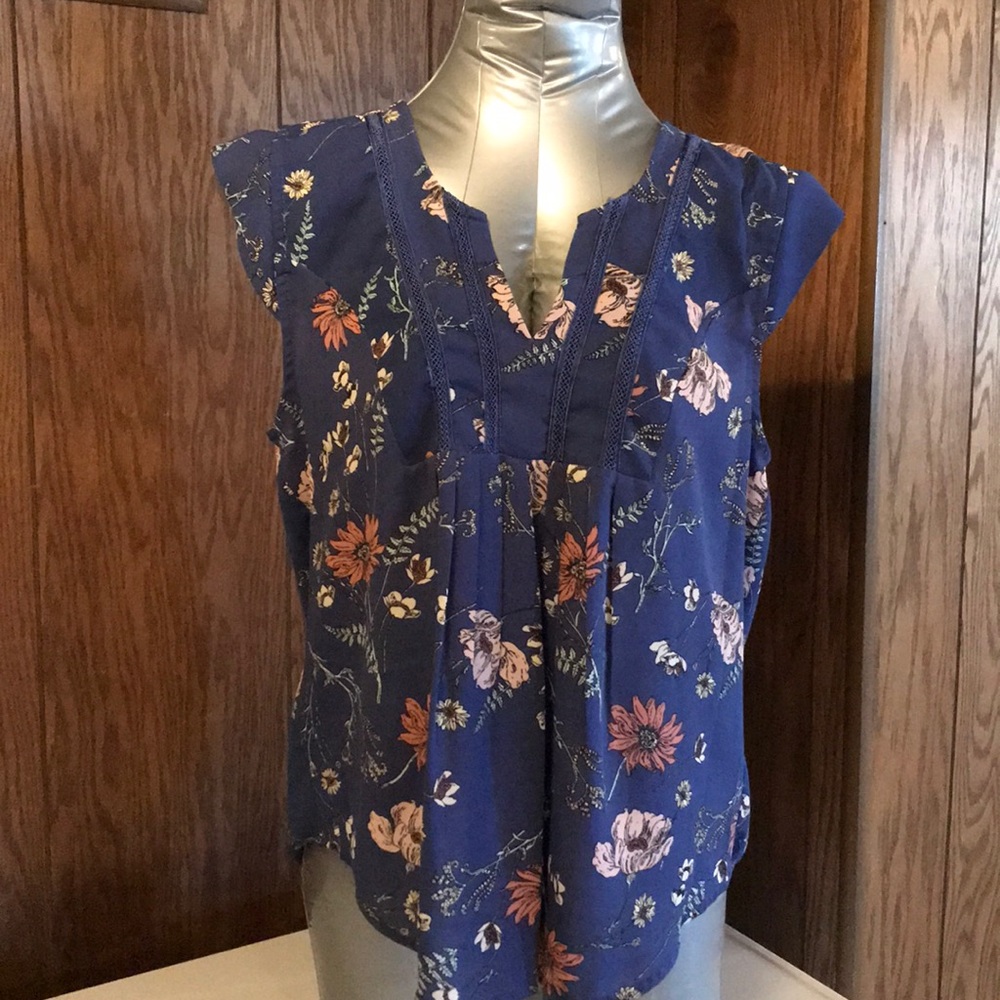 Cap sleeve floral blouse
